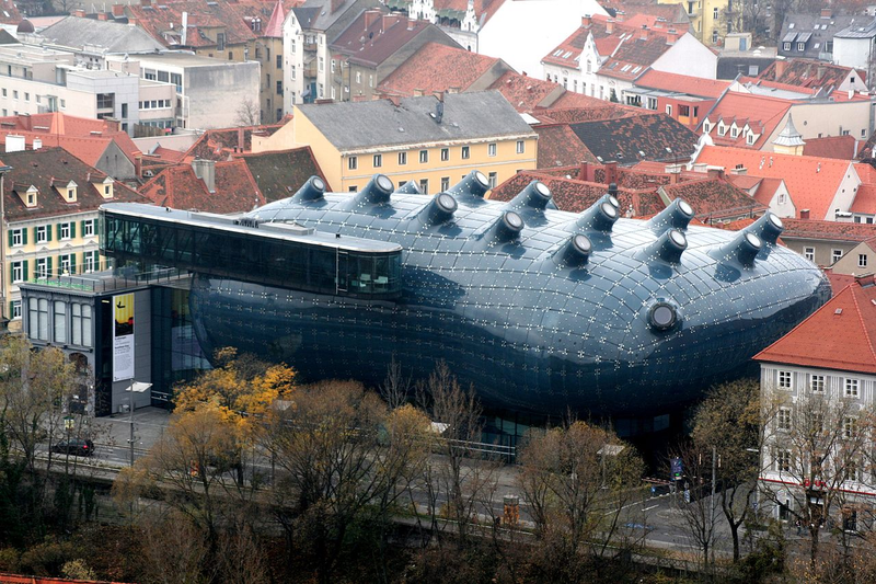 Illustration for article titled Buildings that look like UFO crash landings